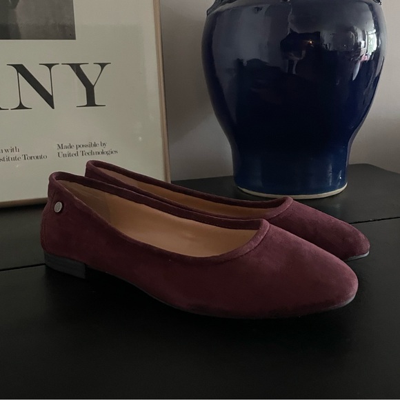 NWOB Vince Camuto Suede Ballerinas - Size 5.5 US - Picture 2 of 7